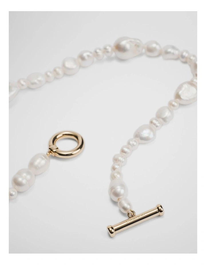 Lila Freshwater Pearl Necklace in Gold image 4