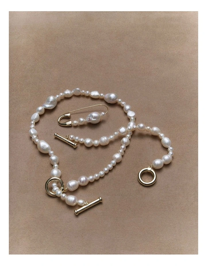 Lila Freshwater Pearl Brooch in Gold image 2