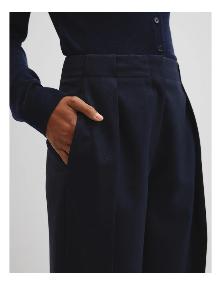 Tailored Barrel Pant in Navy image 3