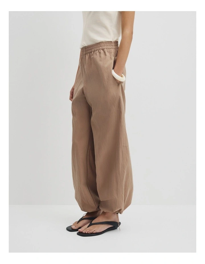 Parachute Pull-on Pant in Bark image 4