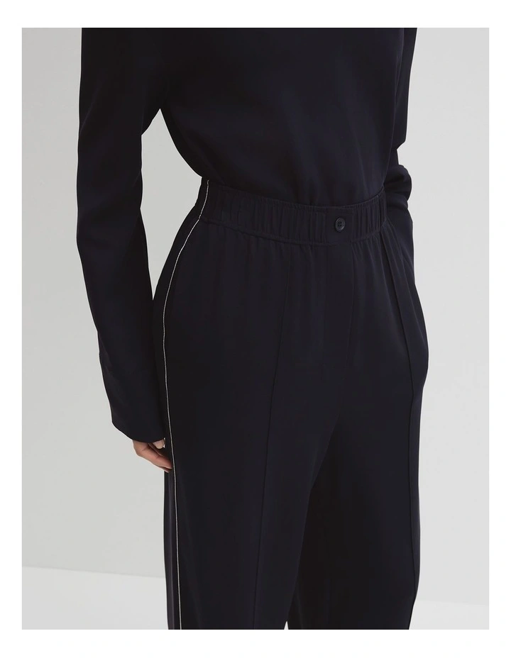 Sport Pant in Navy image 3
