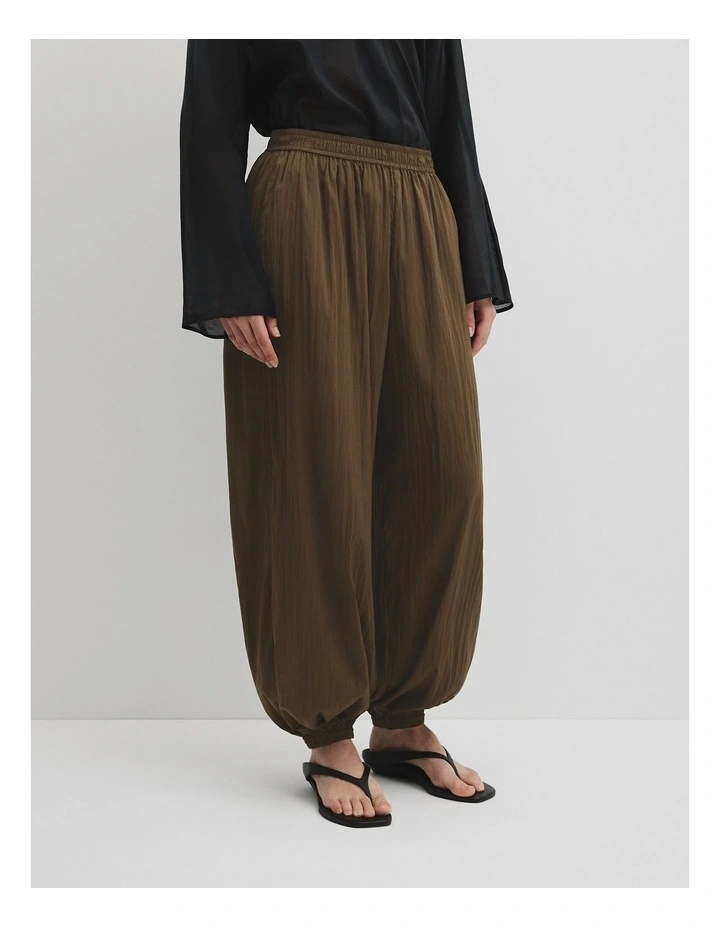 Balloon Pant in Deep Khaki image 4