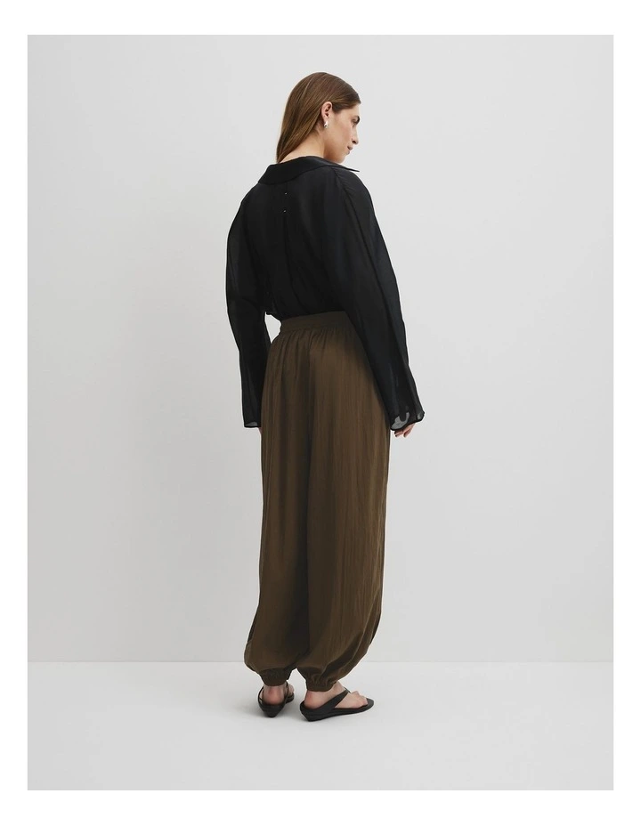 Balloon Pant in Deep Khaki image 5