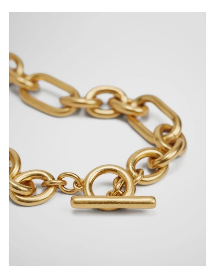 Isla Chain Necklace in Gold image 3