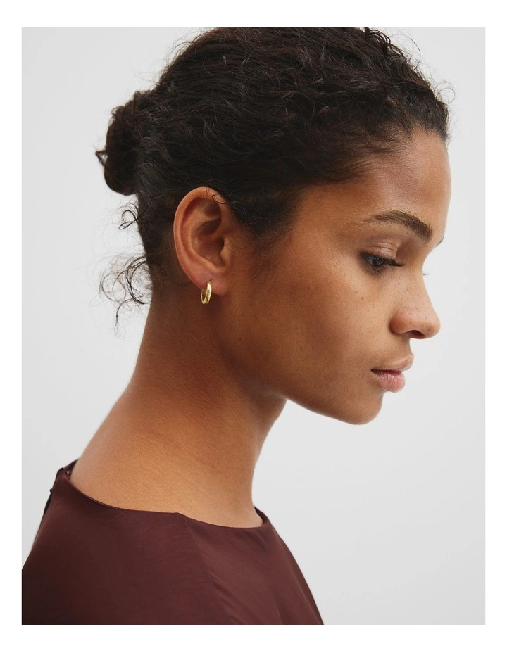 Isla Chain Earring in Gold image 4