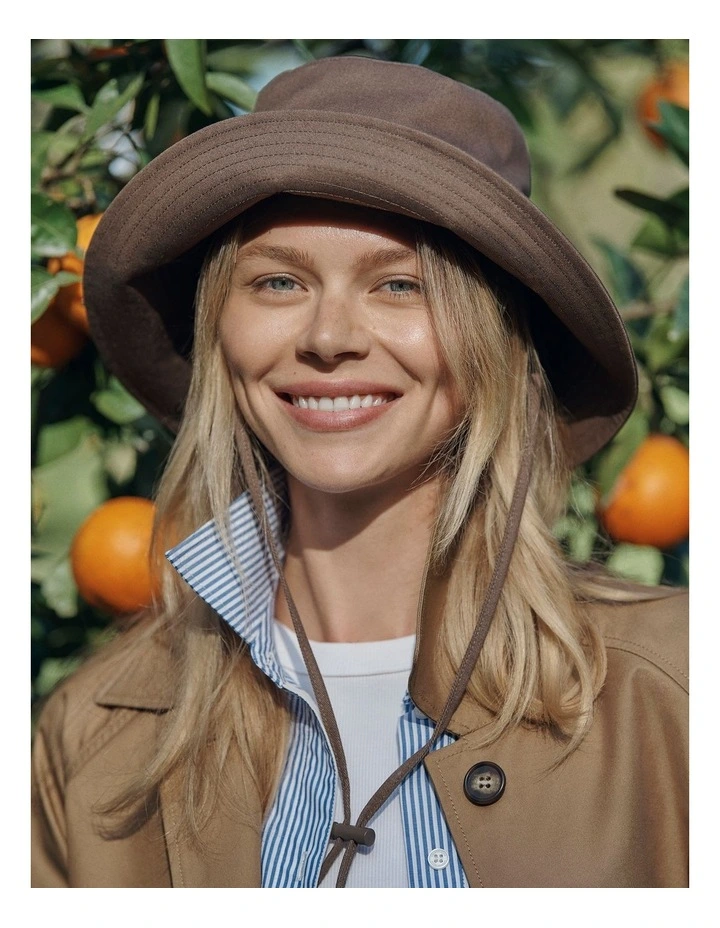 Cr Bucket Hat in Mocha image 4