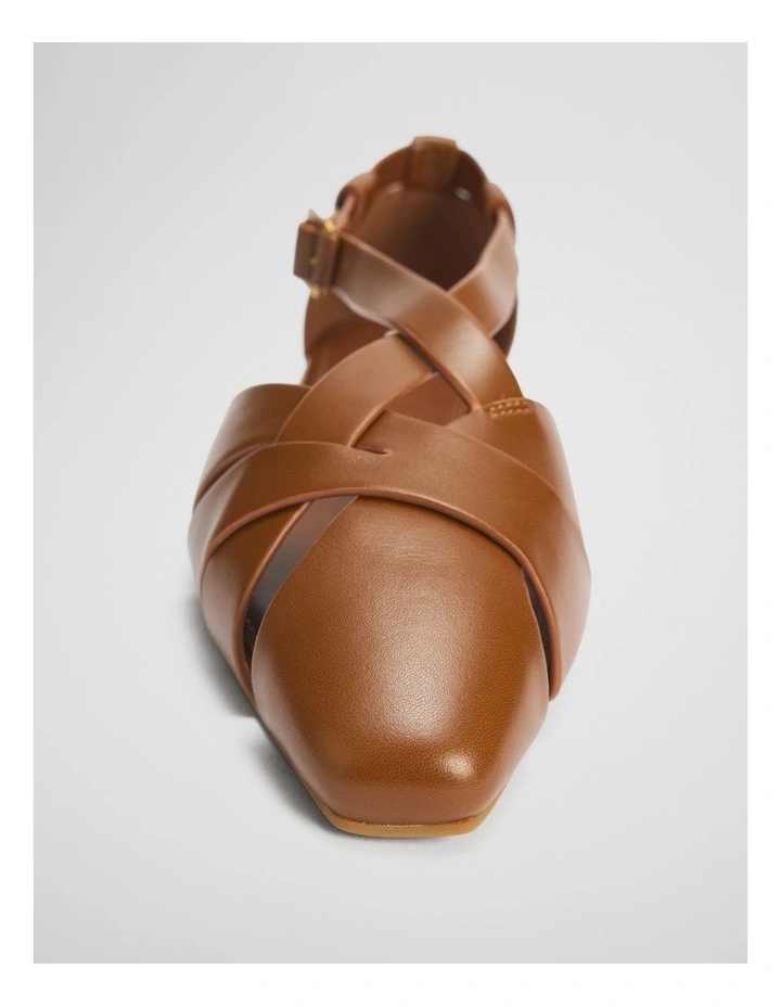 Mila Flat in Tan image 4