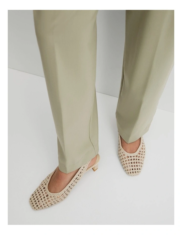Nina Heel in Buff image 2