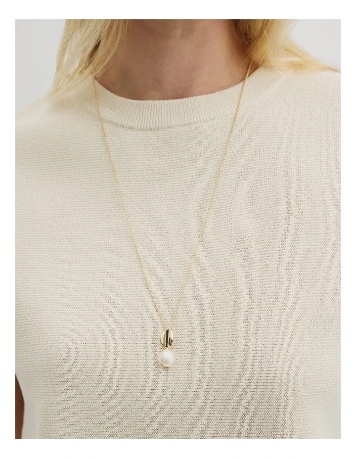 Ada Pendant Necklace in Gold image 2