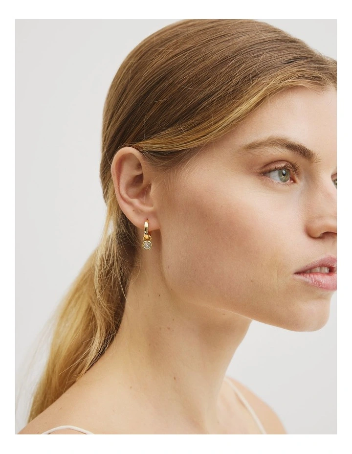Arya Hoop Earring in Gold image 2