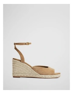 Sienna Wedge in Camel