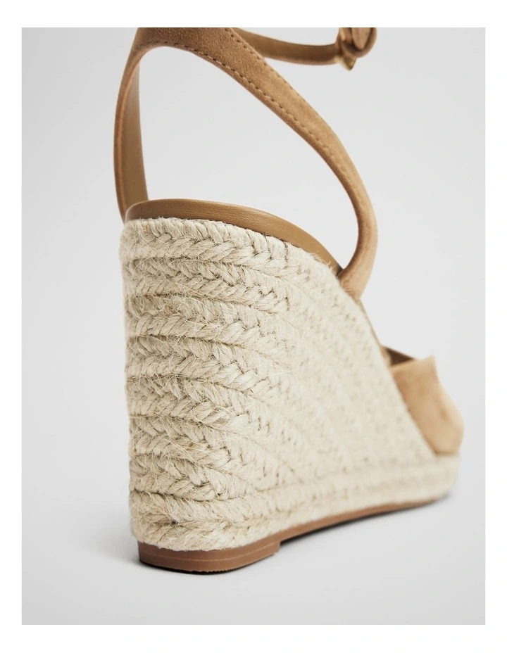 Sienna Wedge in Camel image 3