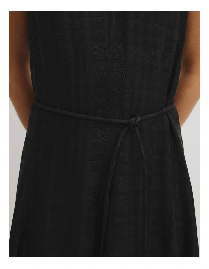 V-neck Dress in Black image 3