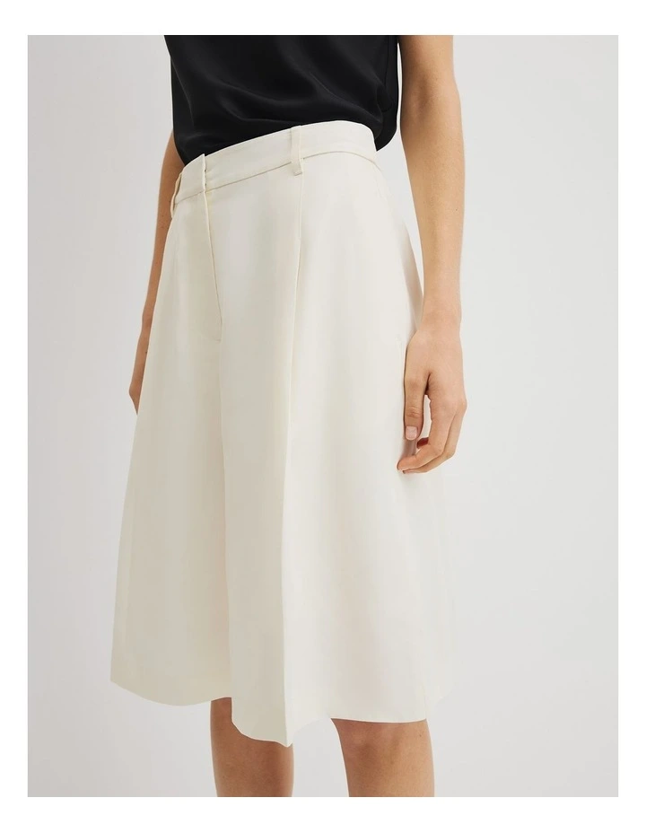 Crepe Bermuda Short in French Vanilla image 4