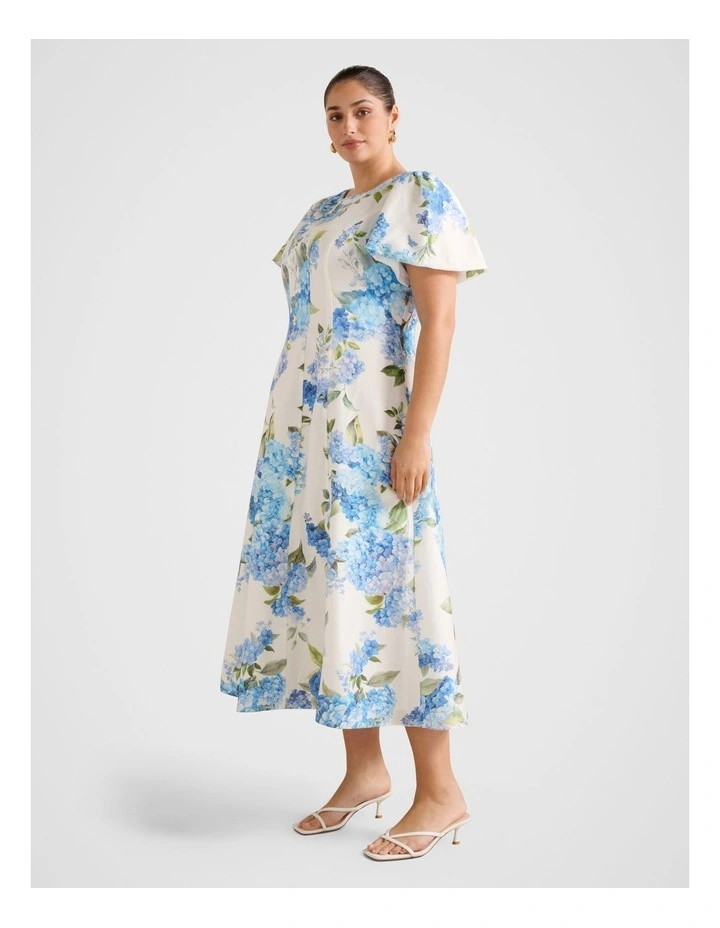 Kaya Printed Flutter Sleeves Midi Dress in Multi image 3