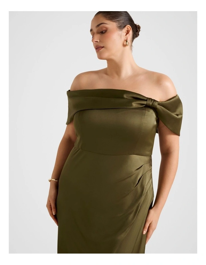 Carmella Bardot Neck Midi Dress in Green image 4