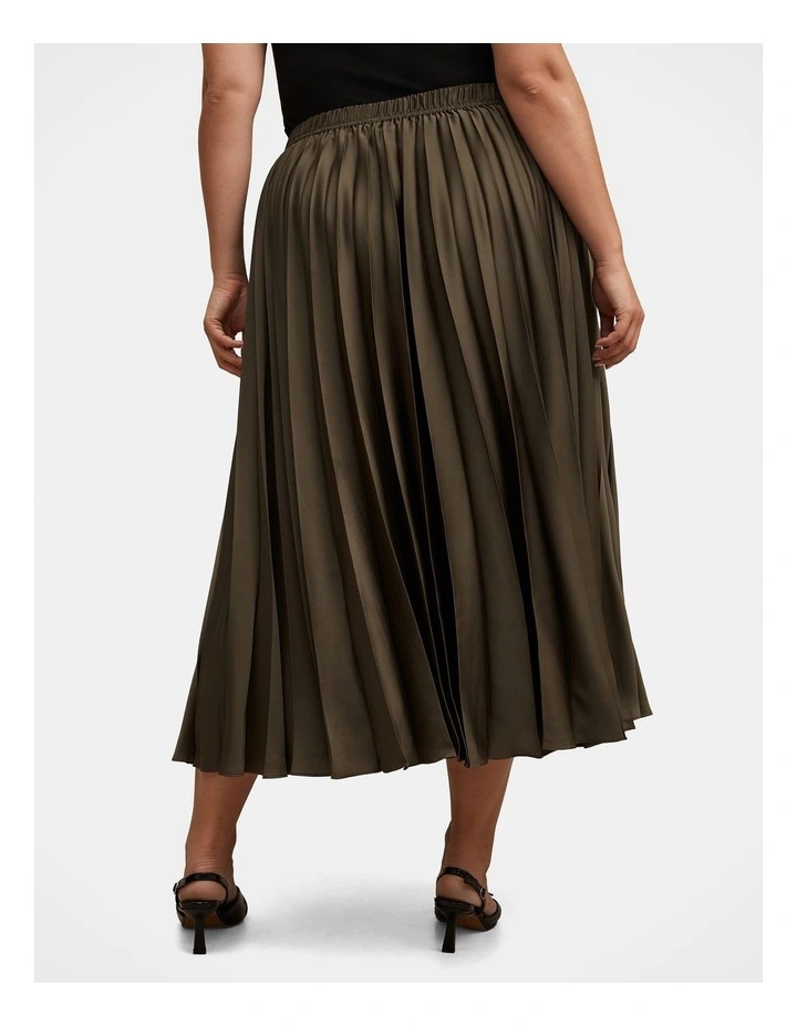 Delphine Pleated Midaxi Skirt in Green image 2