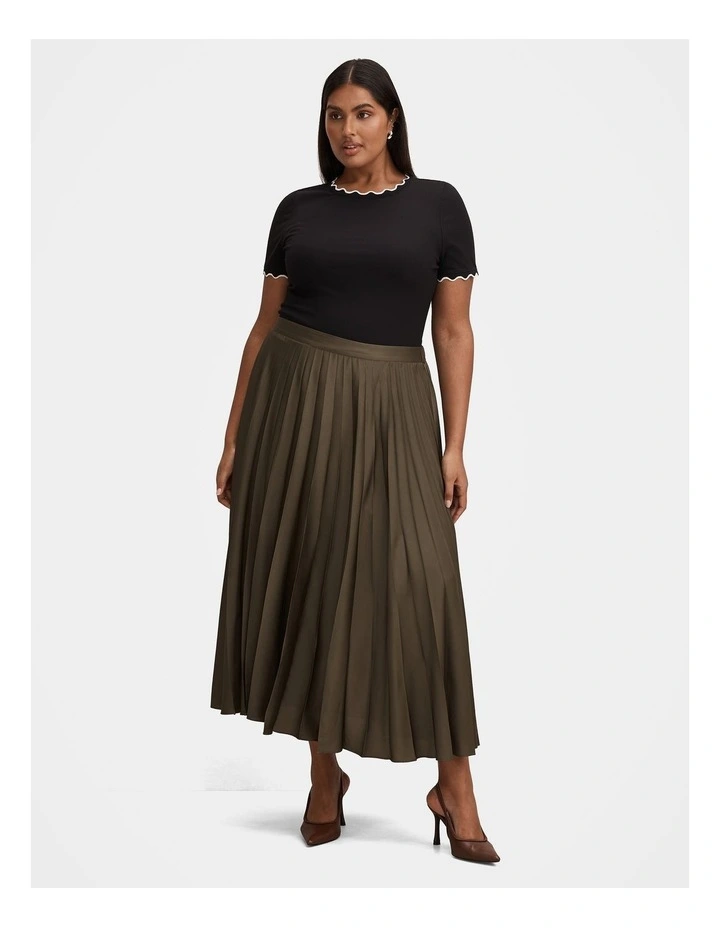 Delphine Pleated Midaxi Skirt in Green image 5