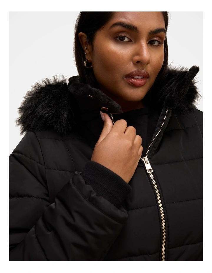 Macey Short Puffer Jacket in Black image 4