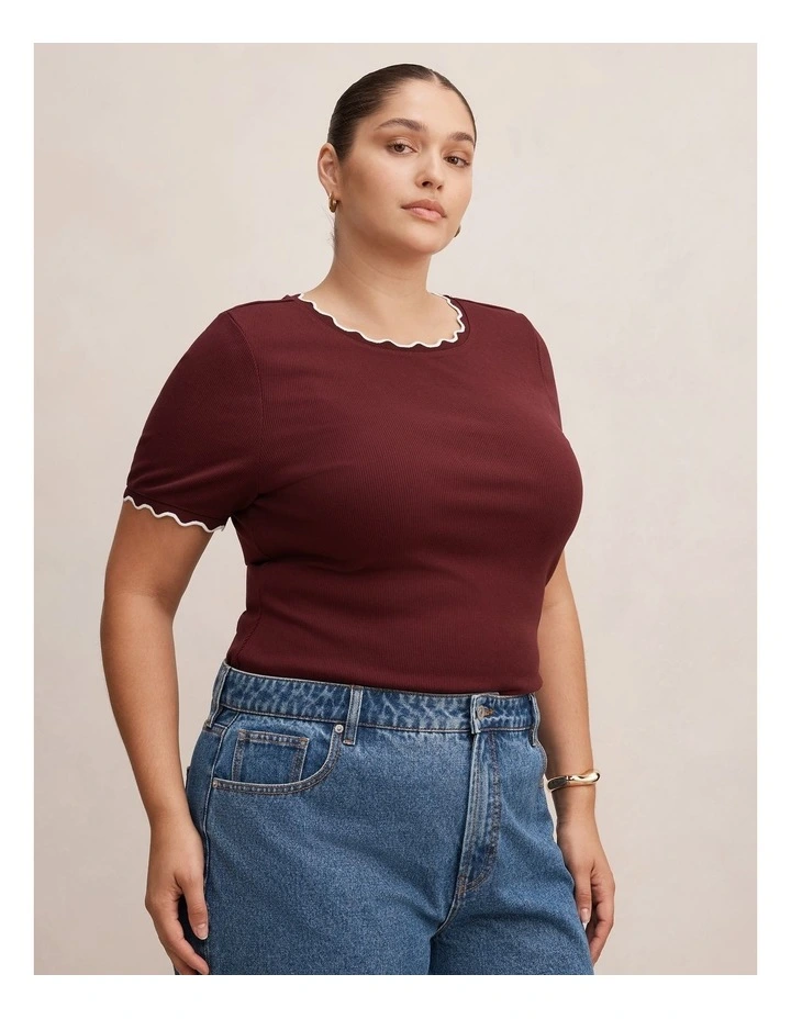 Rebecca Scallop Trim T-shirt in Burgundy image 3
