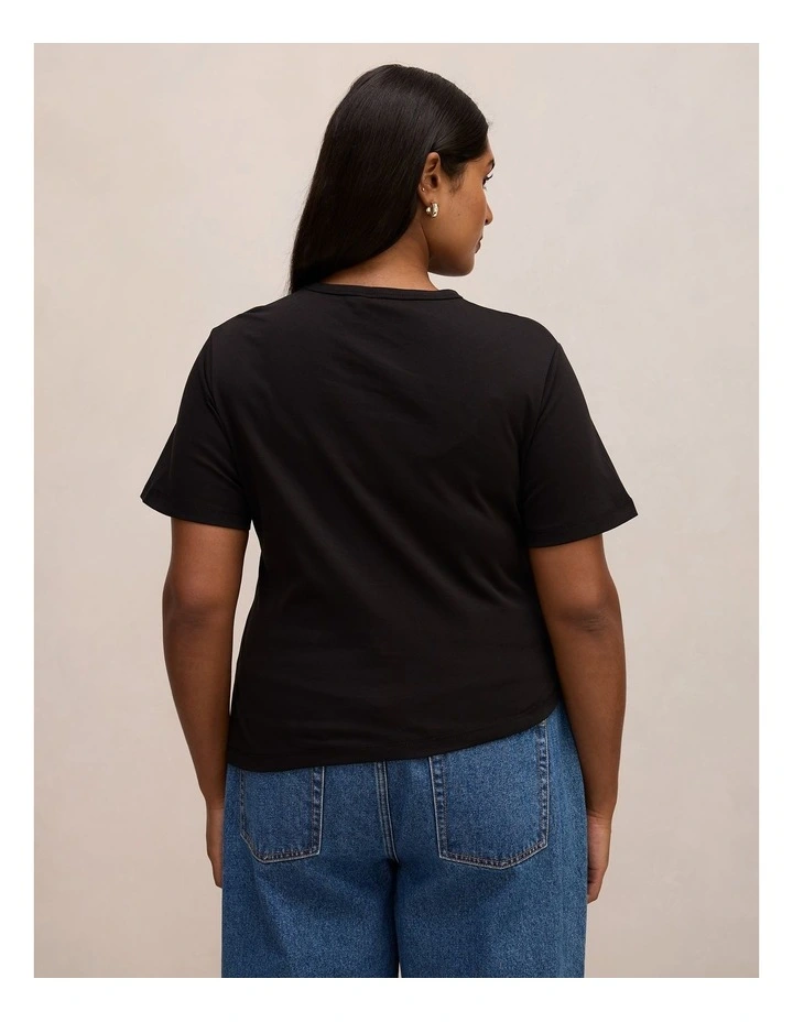Saskia Boxy T-shirt in Black image 2