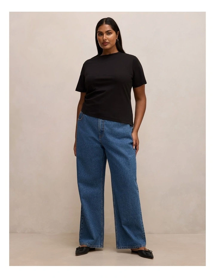 Saskia Boxy T-shirt in Black image 5