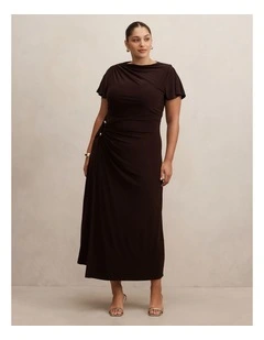 Fiora Short Sleeves Hardware Midi Dress in Brown