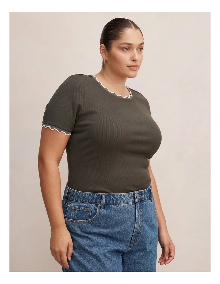 Rebecca Scallop Neck Trim T-shirt in Thyme and Porcelain image 3
