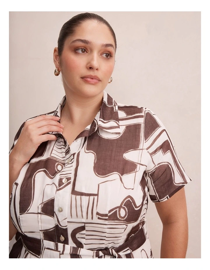 Joy Short Sleeves Midi Dress in Brown image 4
