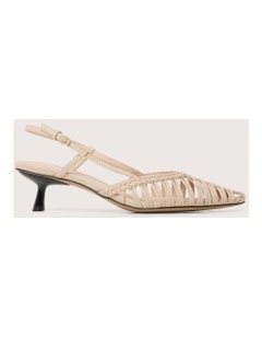 Amira Heel in Nude
