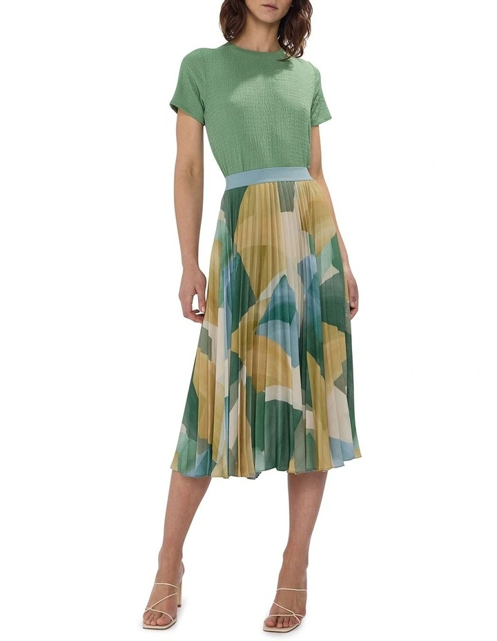 Mina Textured Tee in Cactus Green image 2