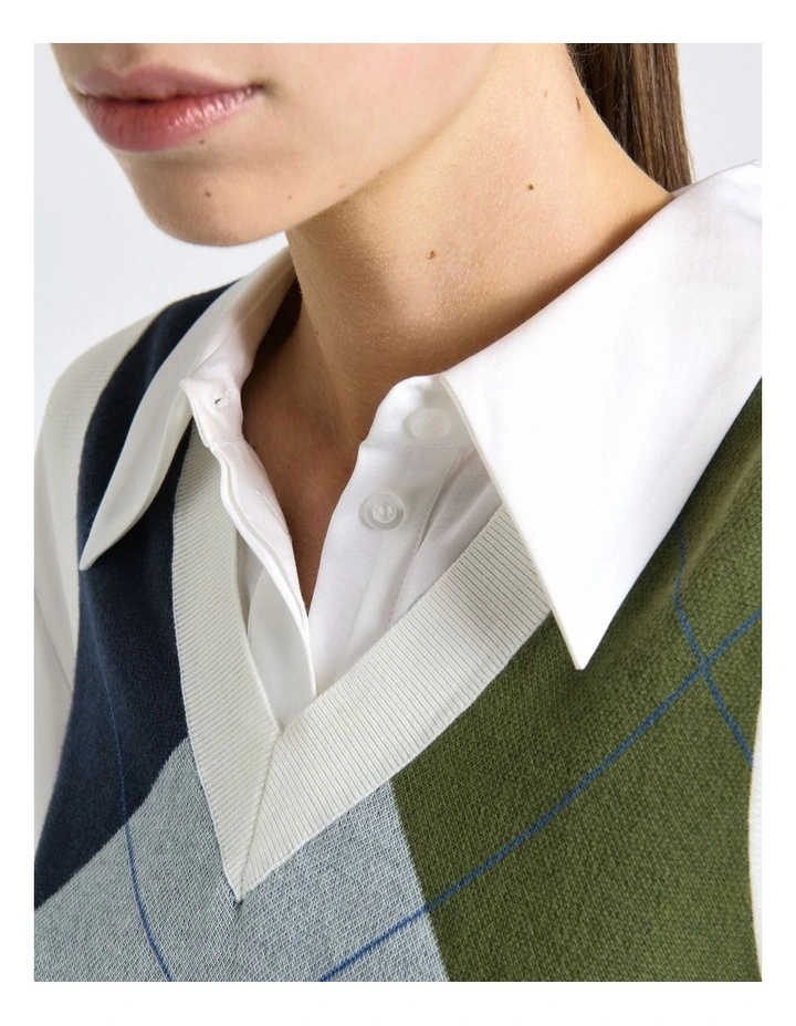 Argyle V-Neck Vest in Blue image 5