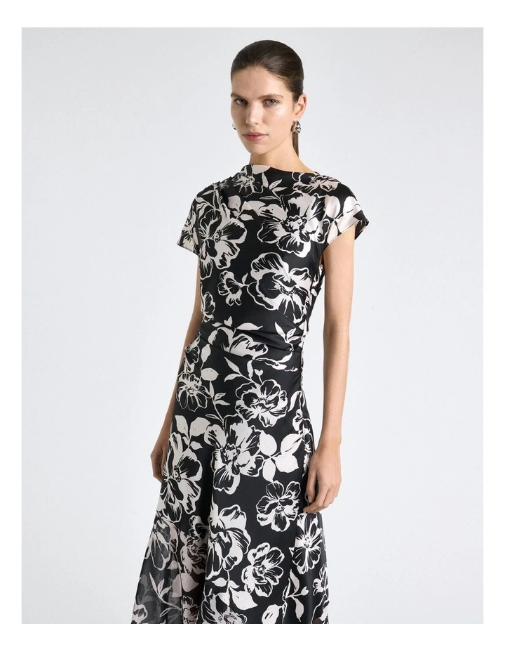 Floral Two Tone Georgette Hem Spliced Midi Dress in Black image 3