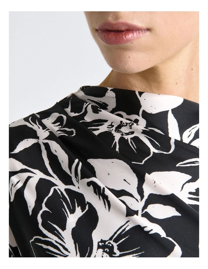 Floral Two Tone Georgette Hem Spliced Midi Dress in Black image 4
