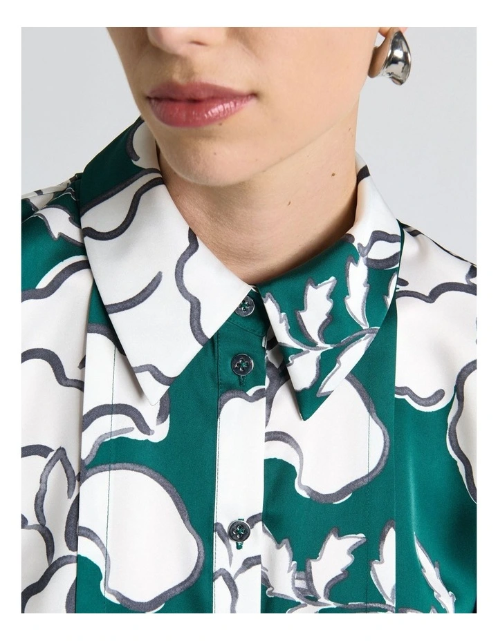 Graphic Floral Satin Tilt Sleeve Blouse in Green image 3