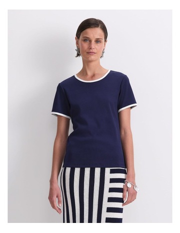 Navy/White colour