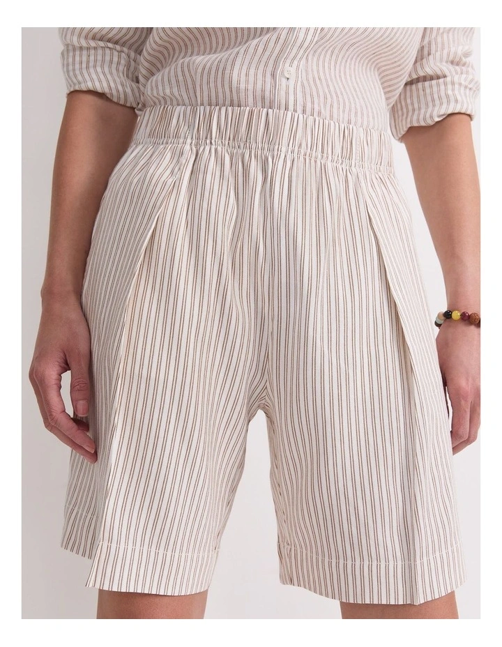 Rosa Elasticated Short in Natural/Ivory image 4