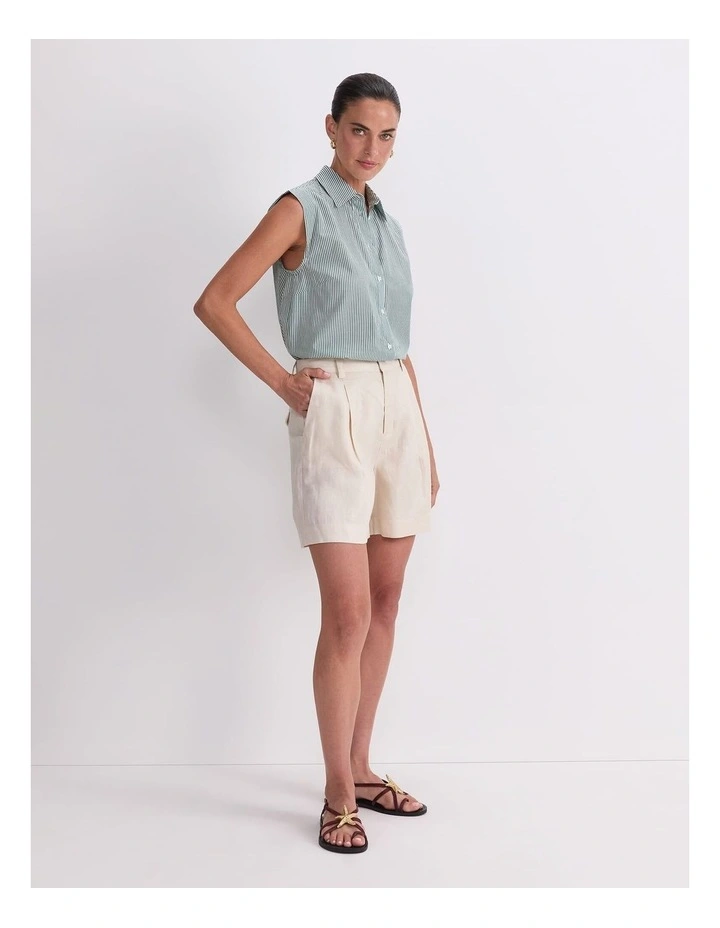Jamie Linen Pleat Short in Cream image 3