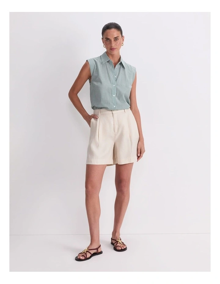 Jamie Linen Pleat Short in Cream image 4