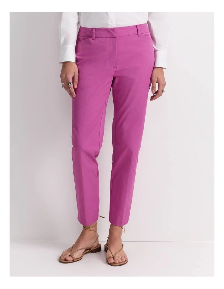 Evie Capri Pant in Pink image 1