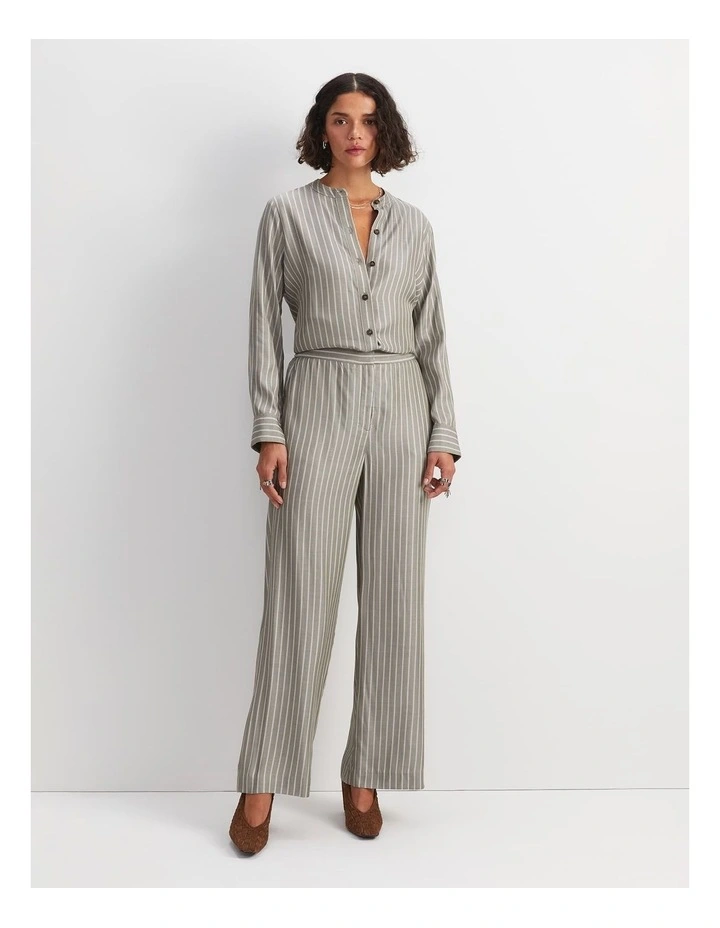 Solene Yarn-Dyed Pleat Pant in Khaki/White image 2