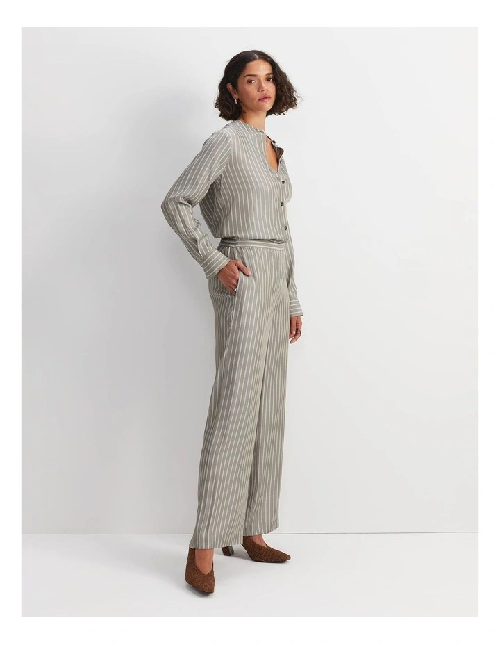 Solene Yarn-Dyed Pleat Pant in Khaki/White image 4