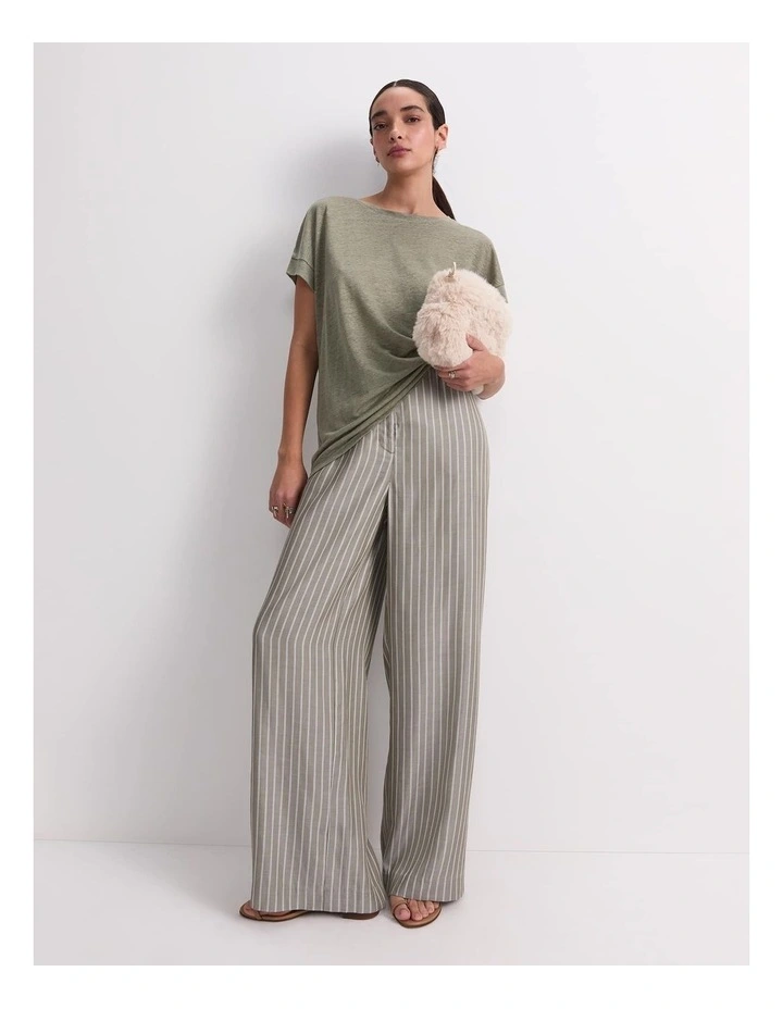 Tonia Crew Neck Linen Tee in Green image 5