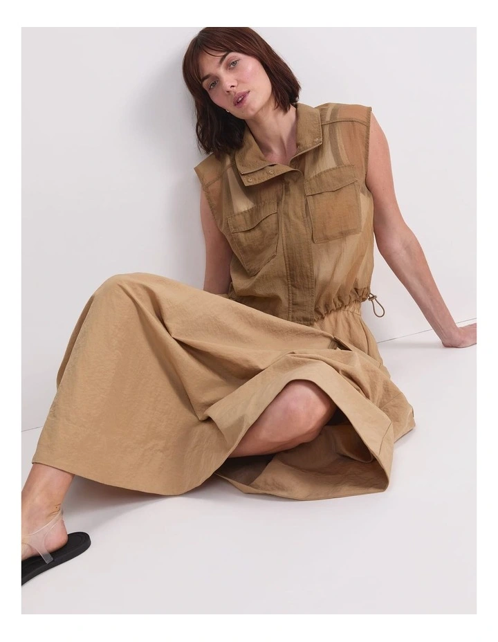 Remi Vest in Beige image 5