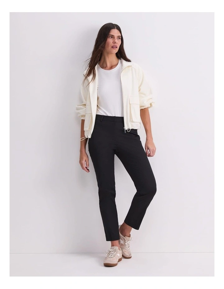 Evie Capri Pant image 3
