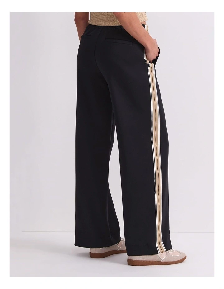 Lina Trackpant image 2
