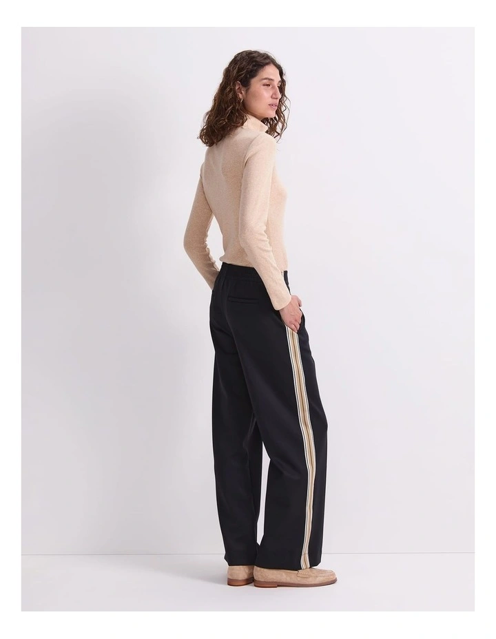 Lina Trackpant image 2