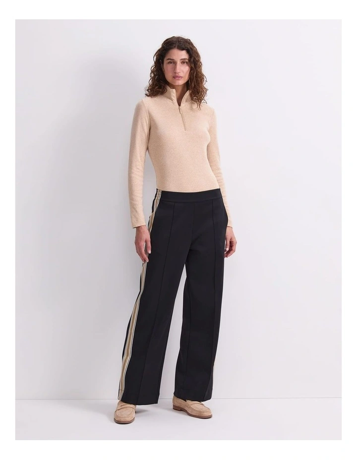 Lina Trackpant image 4