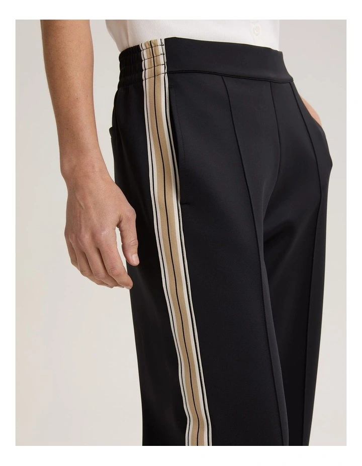 Lina Trackpant image 5