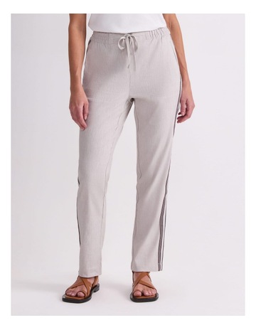 STRING/WHITE colour